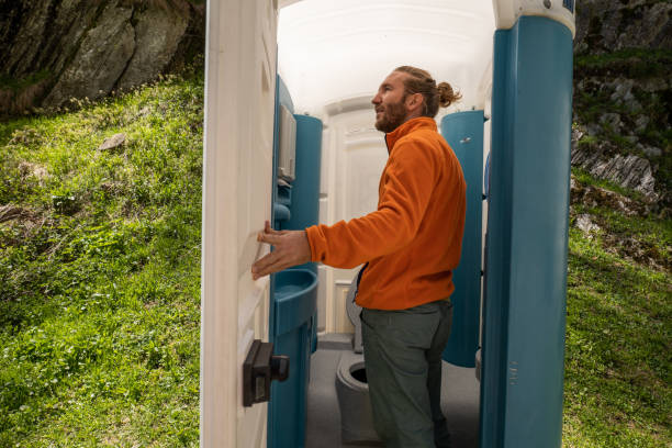 Best Portable bathroom rental  in Village Of Waukesha, WI